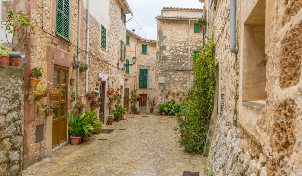 Ceny nieruchomości w Alicante mogą znacznie różnić się w zależności od wielu czynników